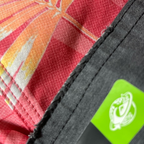 Quiksilver Surfsilk 19" Pink
 Board Shorts, size 32 - Picture 8 of 9